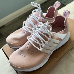 Nike Women's Pink Sneakers
